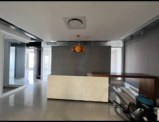 305M² OFFICE TO LET IN SEA POINT